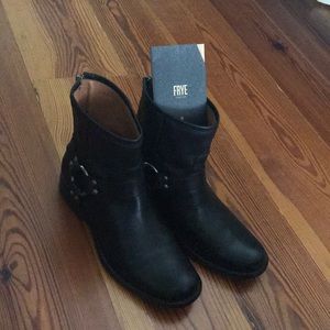 Genuine Frye Phillip Harness Short boots